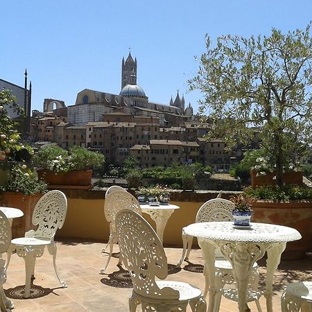 Residenza D'Epoca Campo Regio Relais Bed & Breakfast เซียนา ภายนอก รูปภาพ