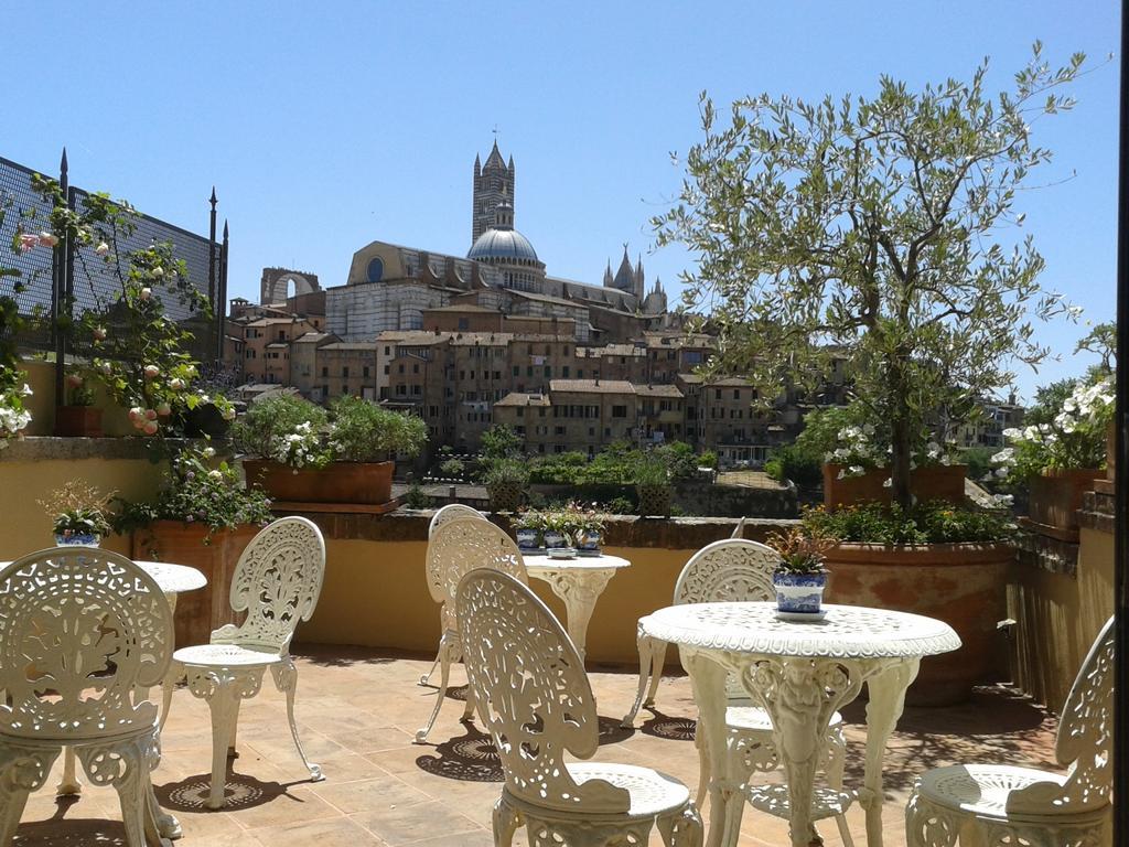 Residenza D'Epoca Campo Regio Relais Bed & Breakfast เซียนา ภายนอก รูปภาพ