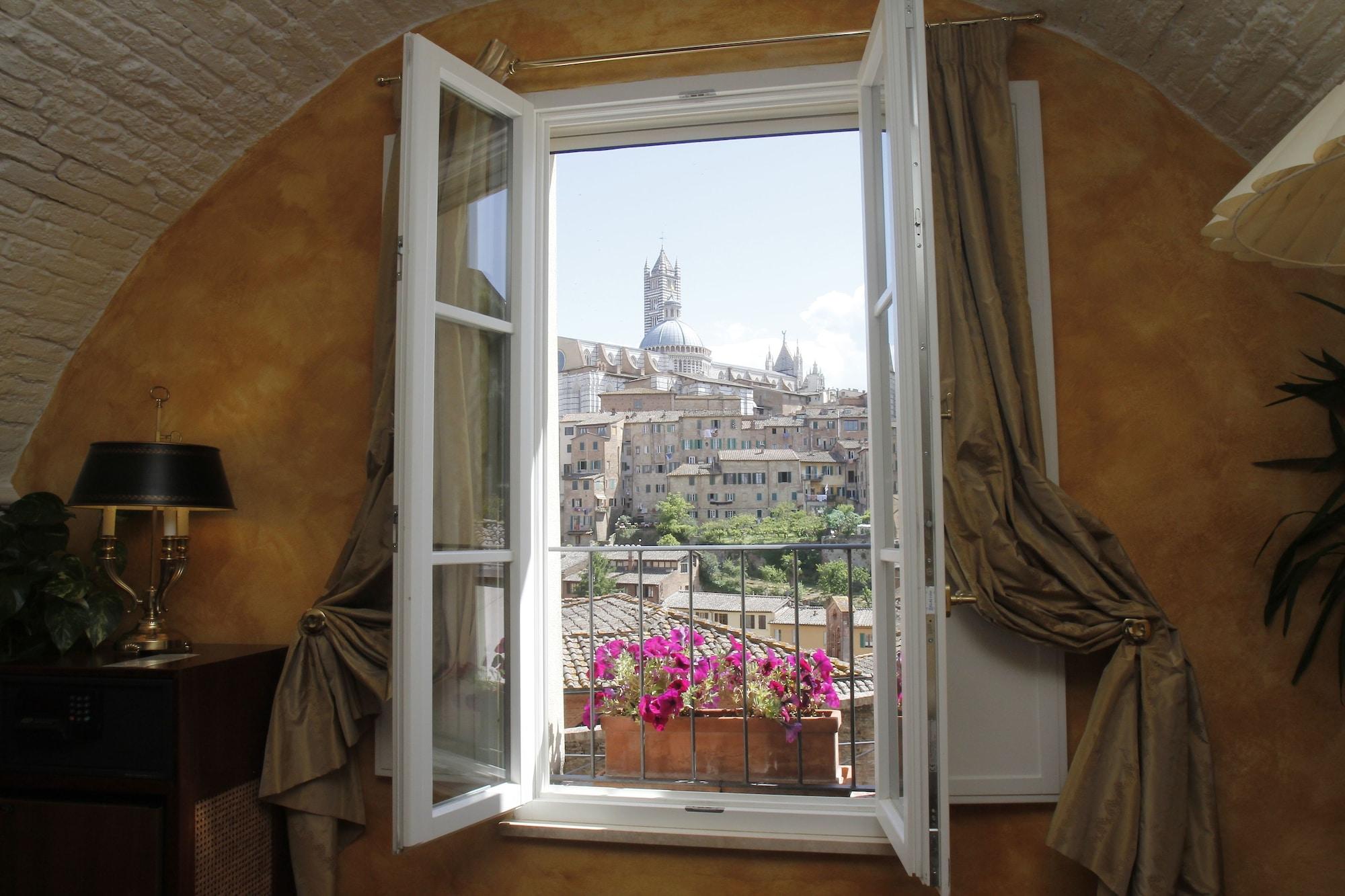 Residenza D'Epoca Campo Regio Relais Bed & Breakfast เซียนา ภายนอก รูปภาพ