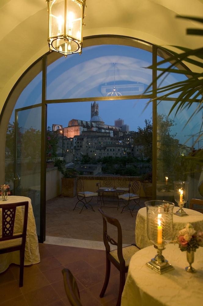 Residenza D'Epoca Campo Regio Relais Bed & Breakfast เซียนา ภายนอก รูปภาพ
