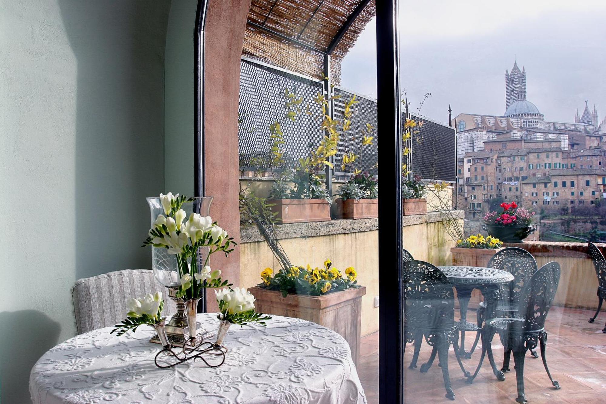 Residenza D'Epoca Campo Regio Relais Bed & Breakfast เซียนา ภายนอก รูปภาพ