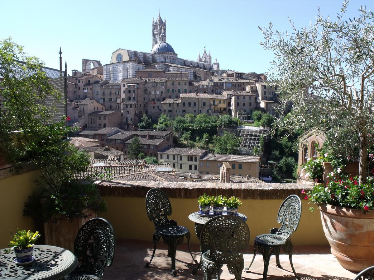 Residenza D'Epoca Campo Regio Relais Bed & Breakfast เซียนา ภายนอก รูปภาพ